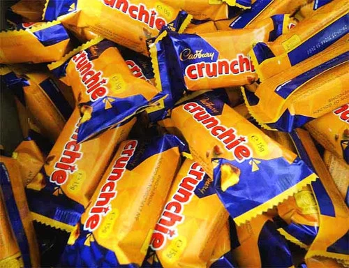 Bulk Crunchie Mini Bars (5kg Box - Approx 300 X 15g Individually Wrapped) 1 Bulk Crunchie Mini Bars (5kg Box - Approx 300 X 15g Individually Wrapped)
